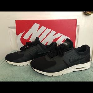*EUC* Nike Wmns Air Max Zero‼️ Size 8